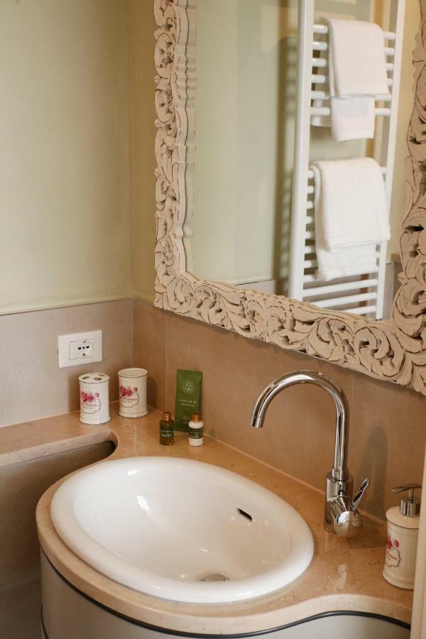 Luxury Apartment Residence La Fontana Lucca Buitenkant foto